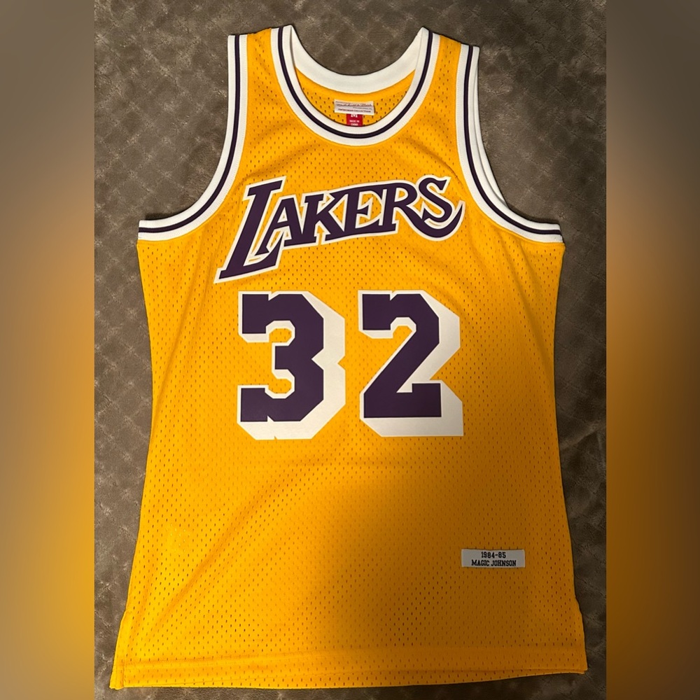 Mitchell And Ness 1985 Magic Johnson Jersey